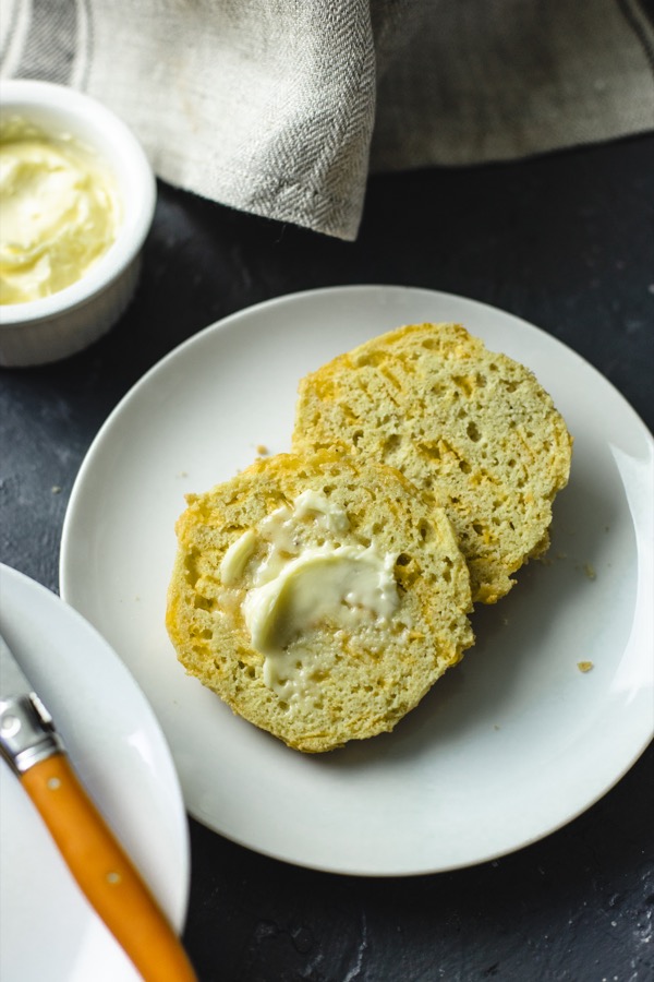 Cheesy Low-Carb Biscuits