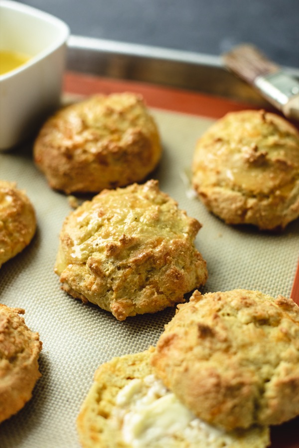 Cheesy Low-Carb Biscuits